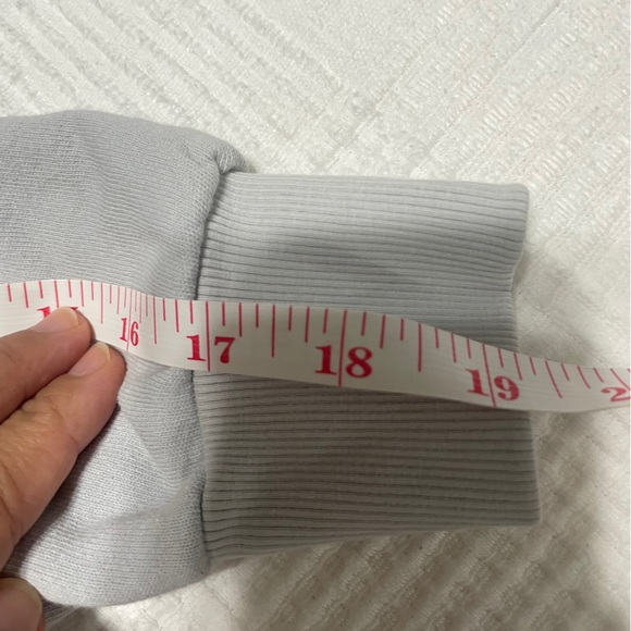 Billabong Cropped Light Blue Sweatshirt Small - Picture 6 of 7